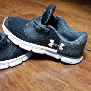 Under Armour tennis shoes